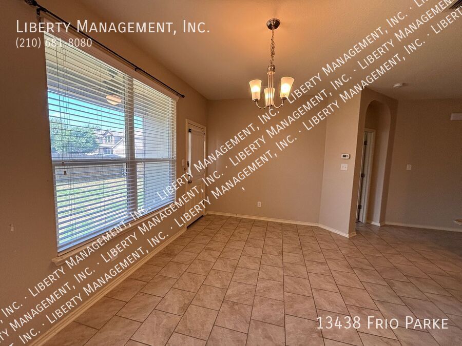 4 bedrooms and 2 baths in Remuda Ranch property image