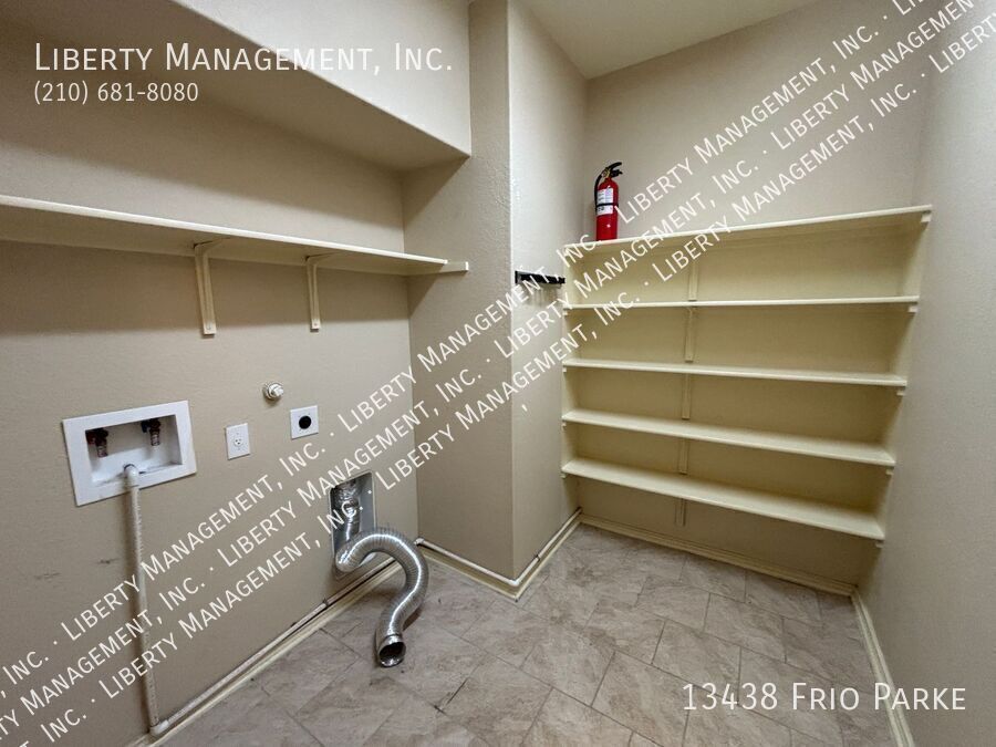 4 bedrooms and 2 baths in Remuda Ranch property image
