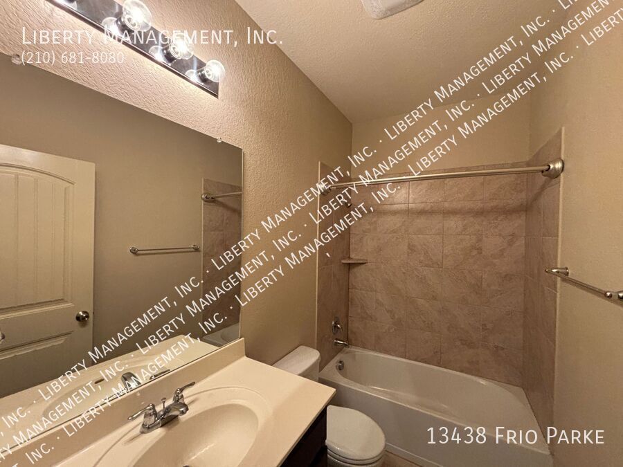 4 bedrooms and 2 baths in Remuda Ranch property image