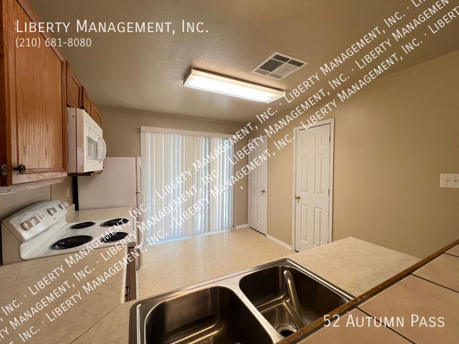 Great 2 Bed, 2.5 Bath Townhome property image