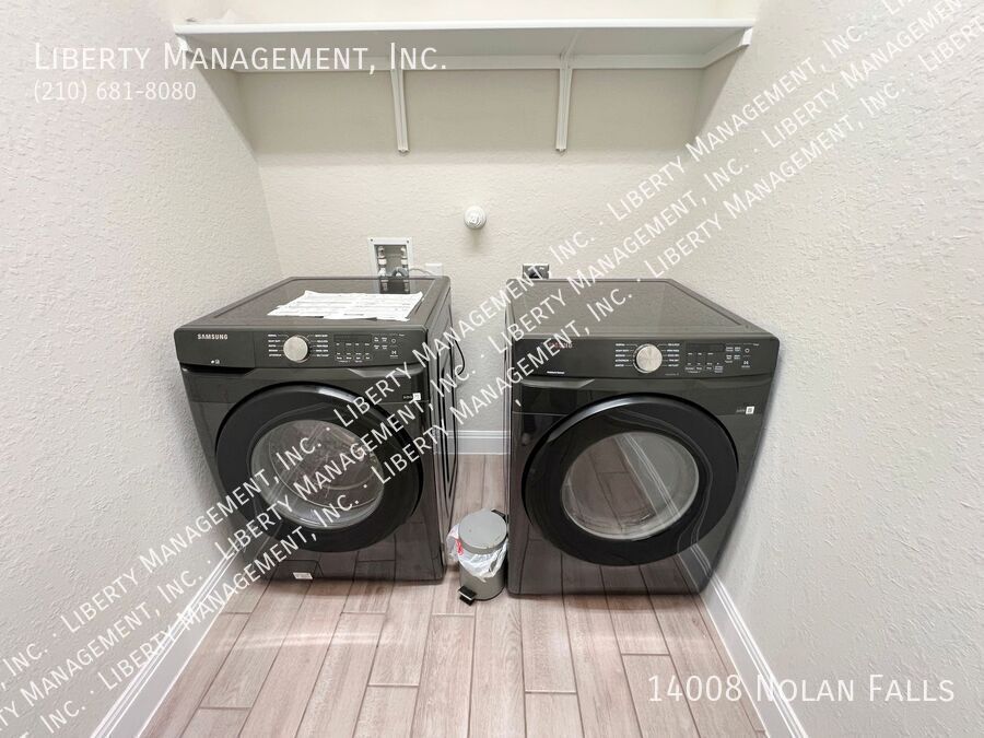 4 Bed, 2.5 Bath Home with 3 Car Garage property image