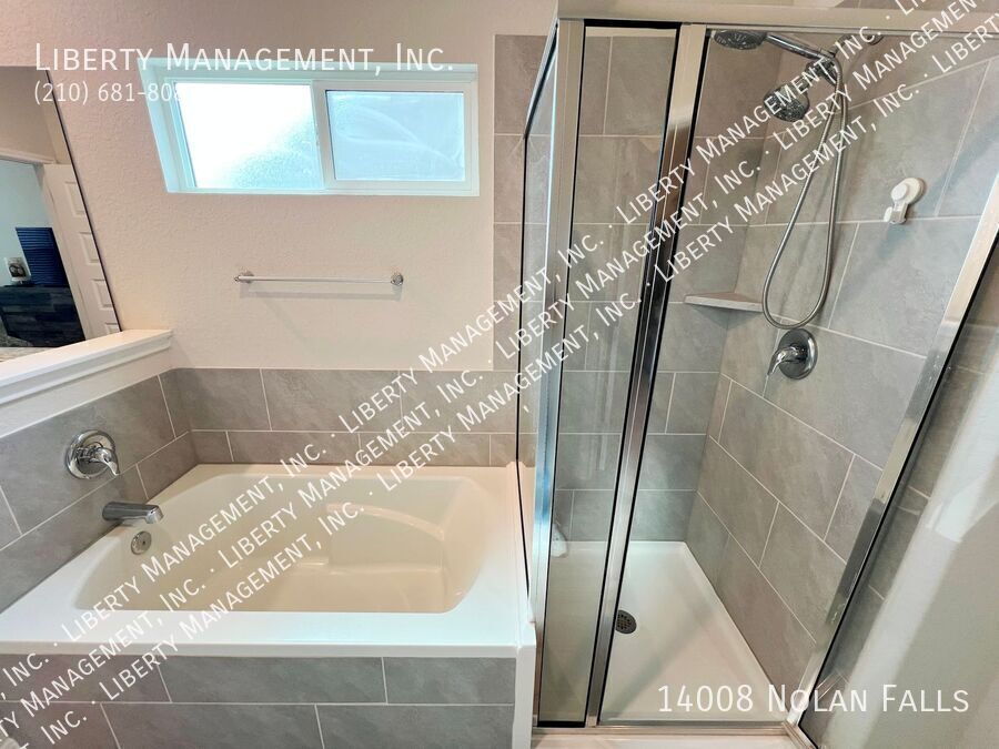 4 Bed, 2.5 Bath Home with 3 Car Garage property image