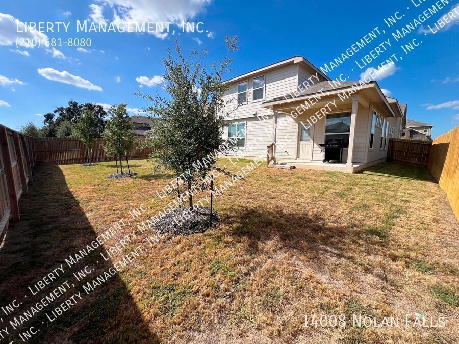 4 Bed, 2.5 Bath Home with 3 Car Garage property image