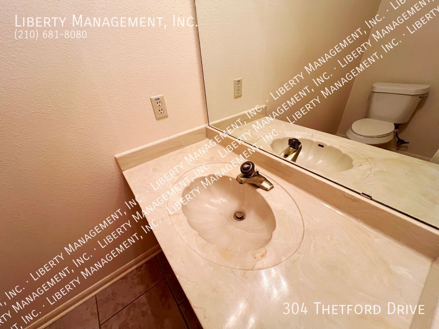 3 Bed, 2.5 Bath 2107 sq ft Townhome in a Gated Community property image