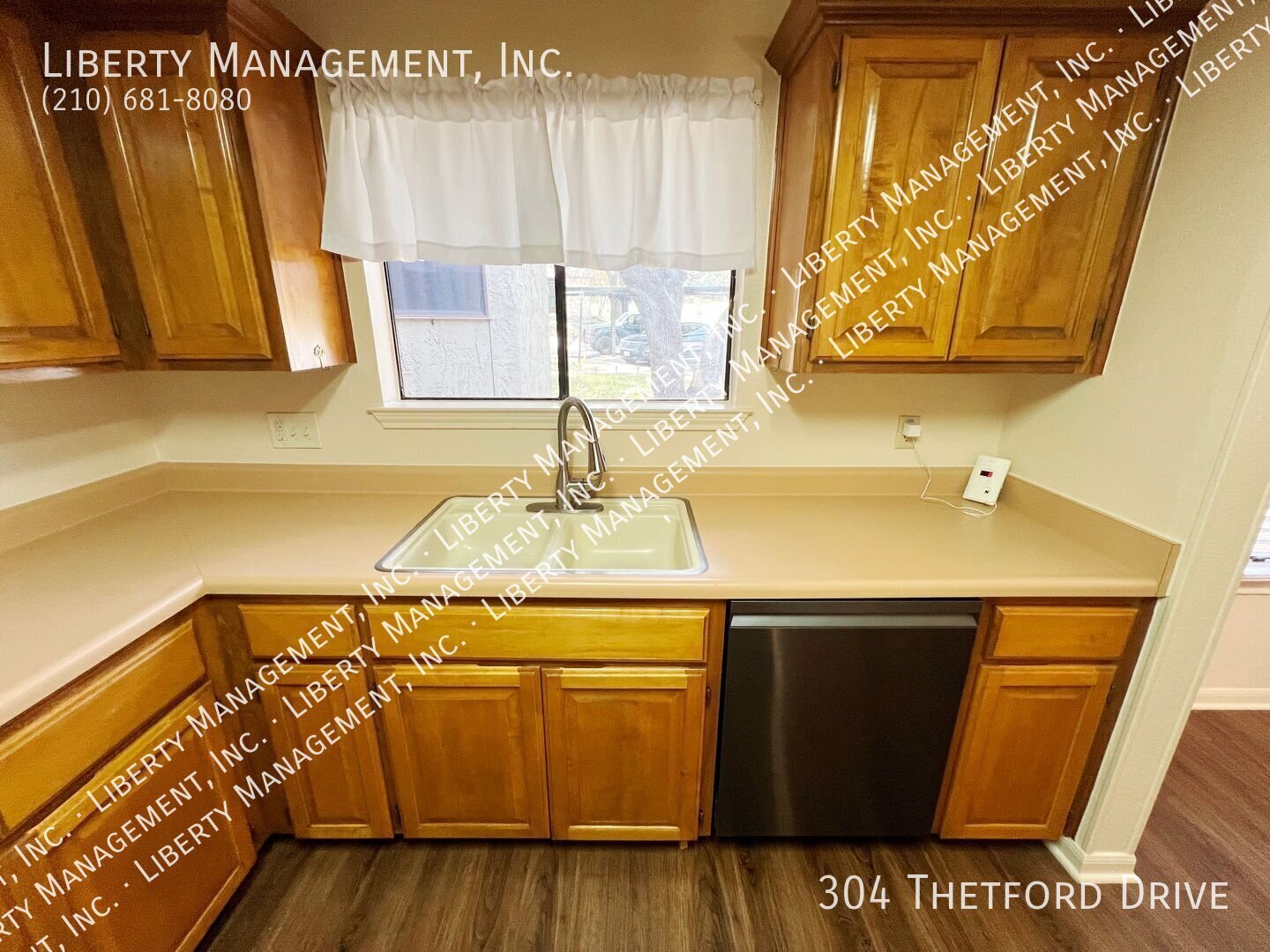 3 Bed, 2.5 Bath 2107 sq ft Townhome in a Gated Community property image