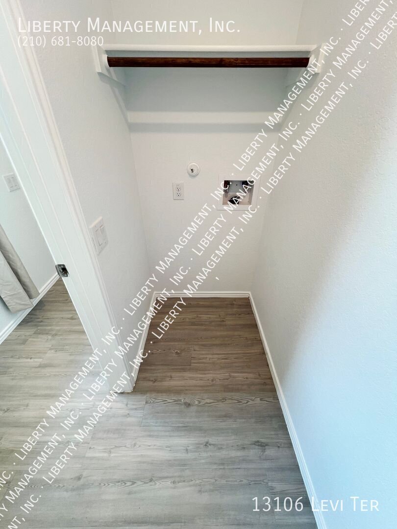 3 Bed, 2 Bath Single Story Home on a Cul-de-sac property image
