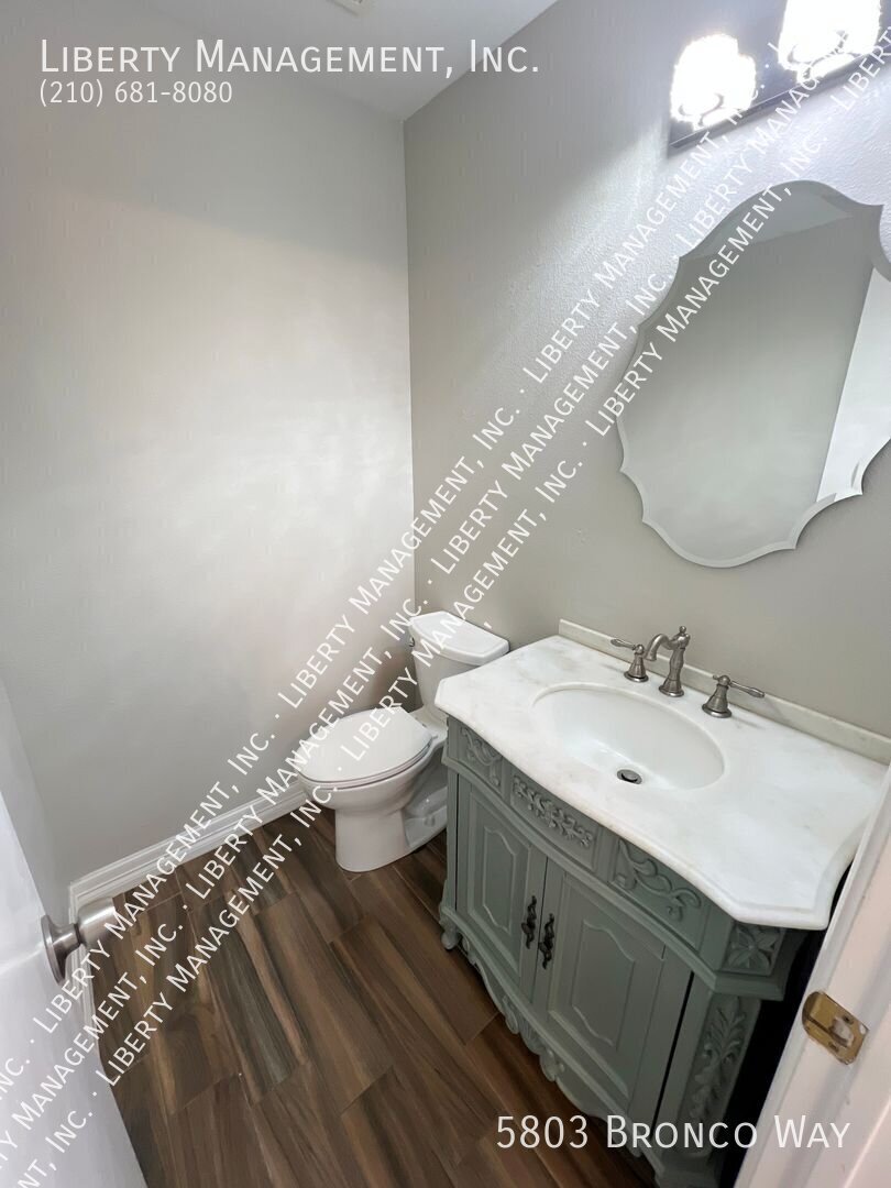 4 Bed, 2.5 Bath Home on a Cul-de-sac and Greenbelt property image