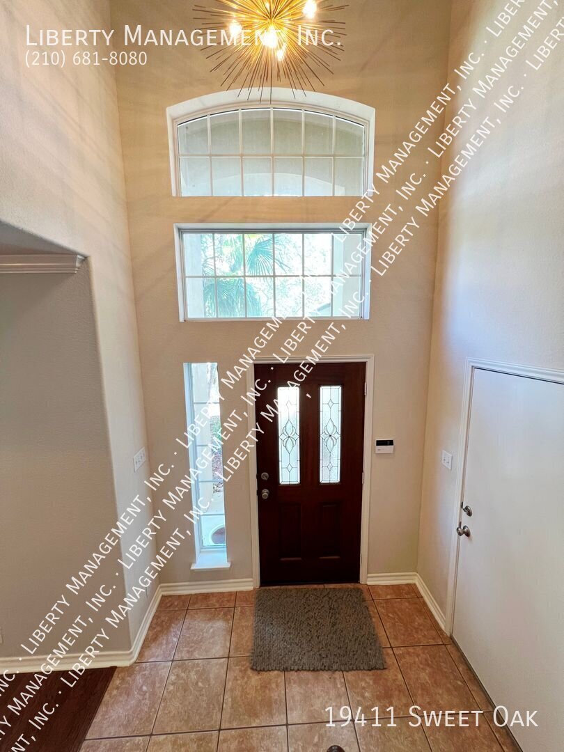 4 Bed, 3 Bath Gated Home on a Cul-de-sac in Stone Oak property image