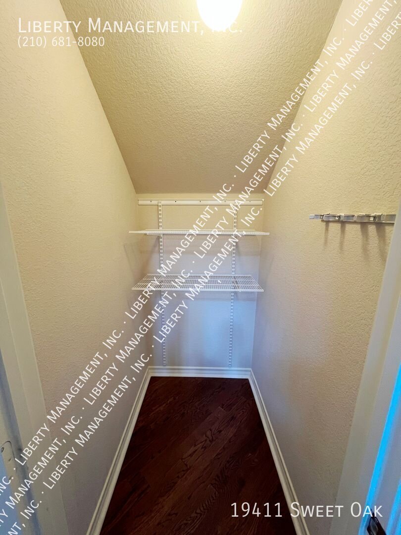 4 Bed, 3 Bath Gated Home on a Cul-de-sac in Stone Oak property image
