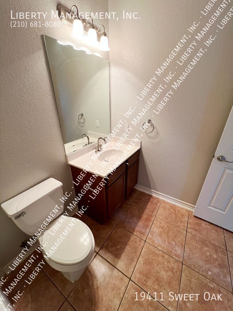 4 Bed, 3 Bath Gated Home on a Cul-de-sac in Stone Oak property image