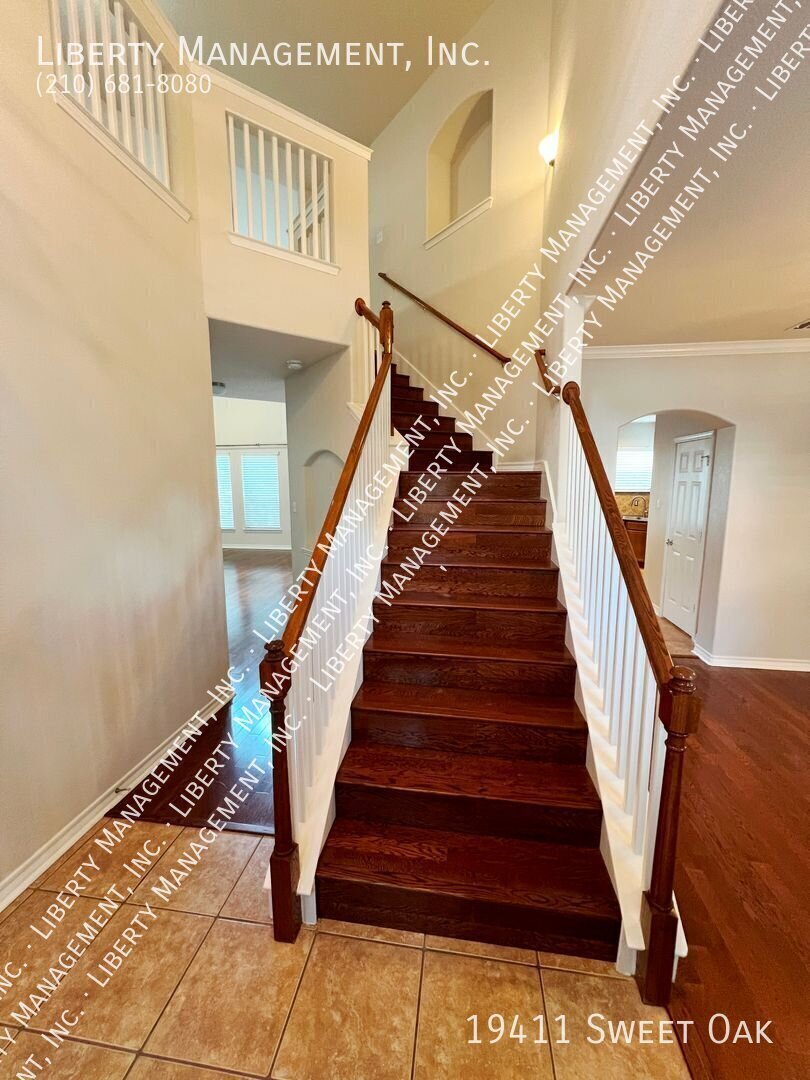 4 Bed, 3 Bath Gated Home on a Cul-de-sac in Stone Oak property image