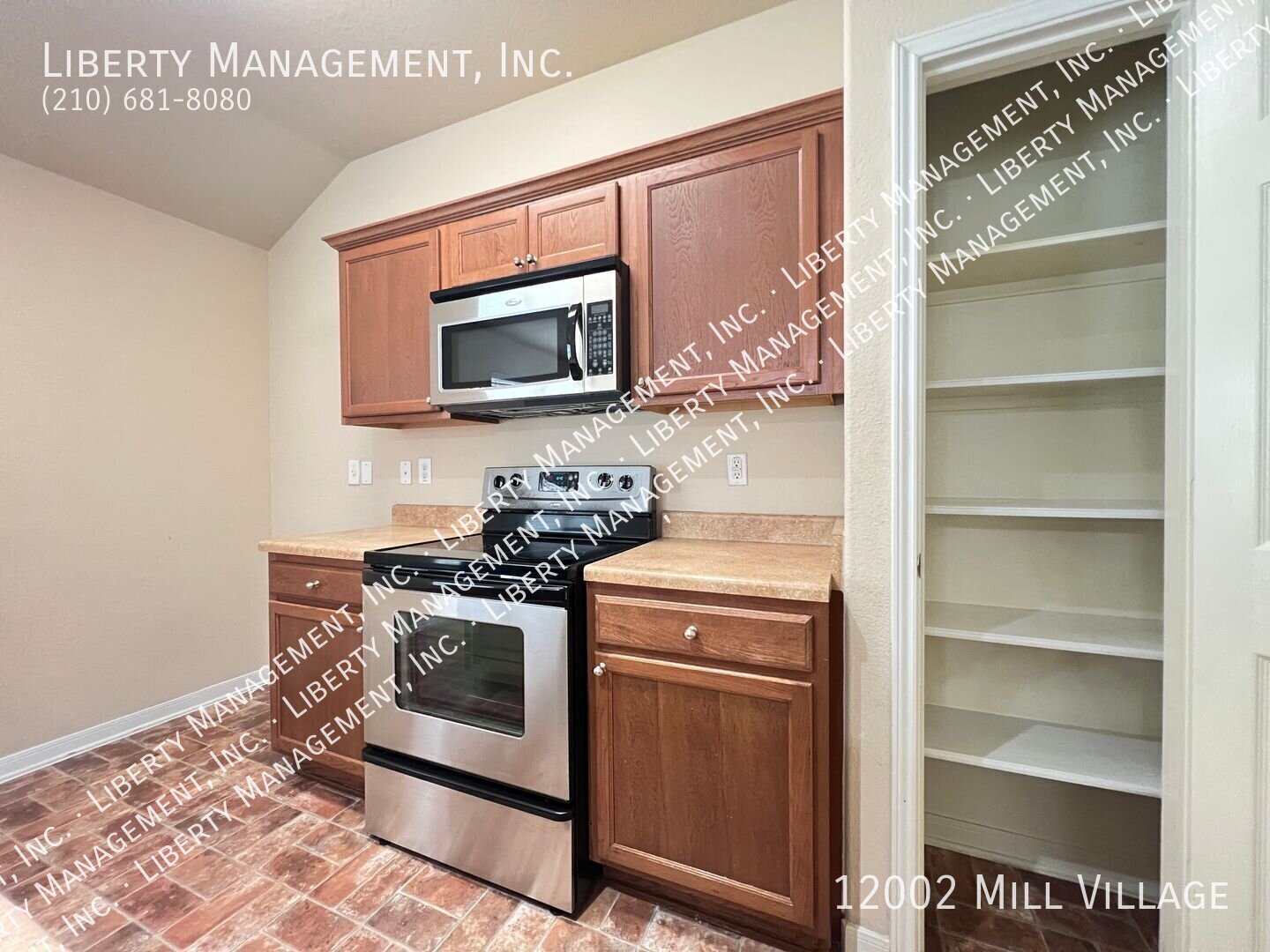 Great 3 bedroom, 2 bath home in a gated community! property image