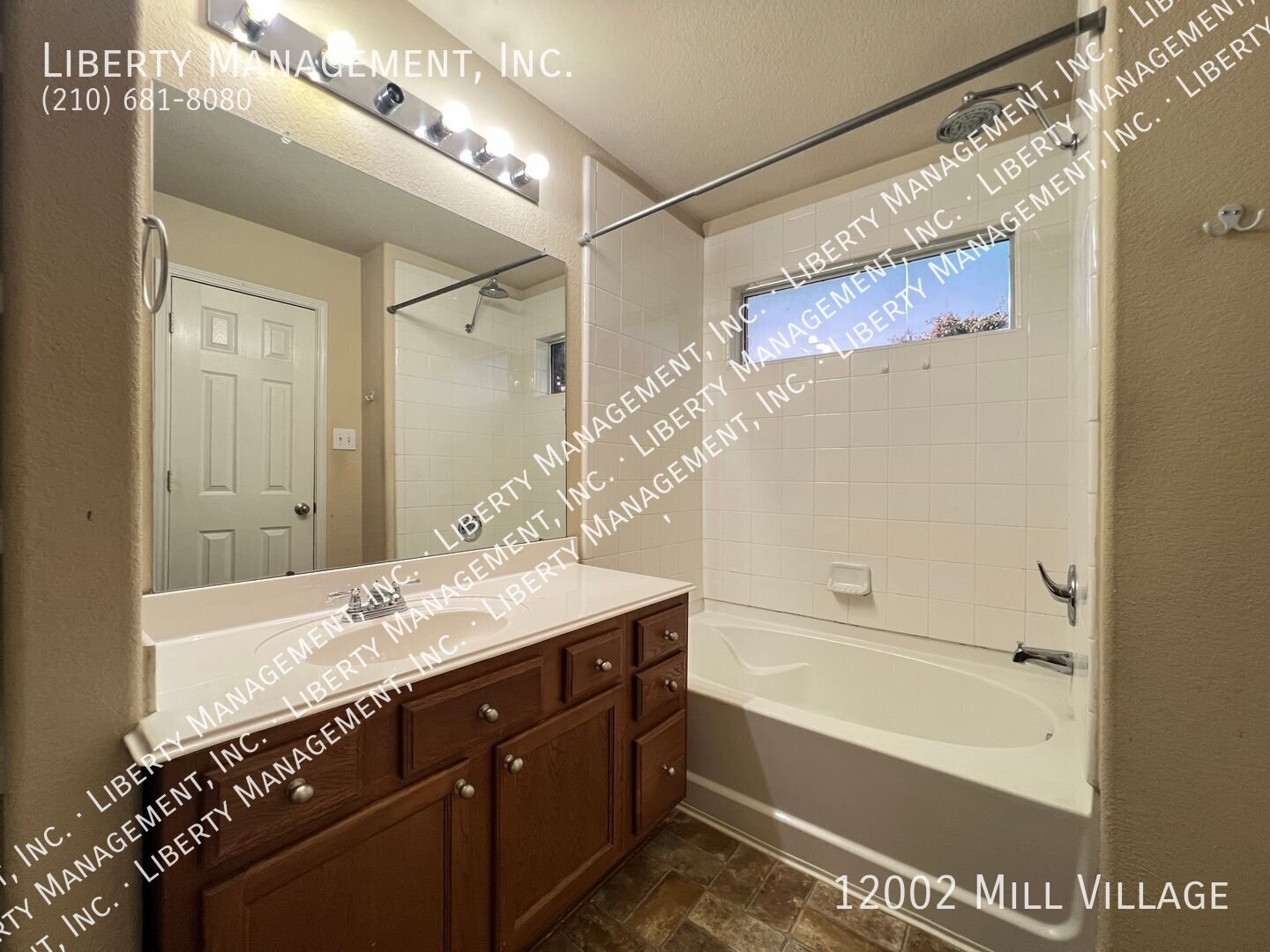 Great 3 bedroom, 2 bath home in a gated community! property image