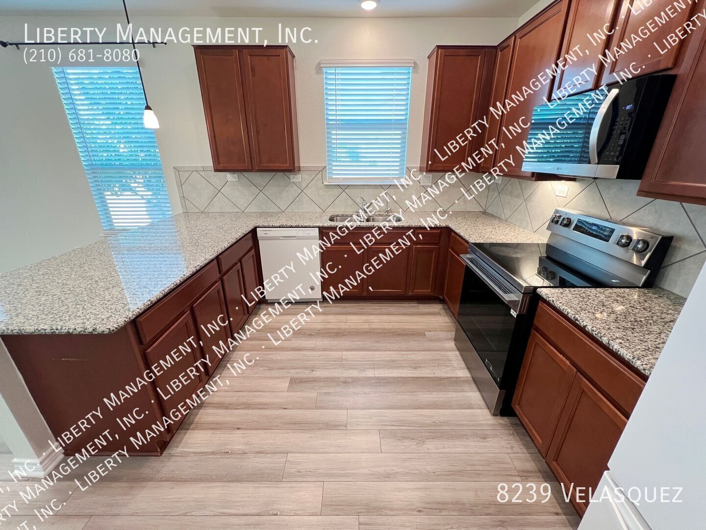 4 Bed, 2.5 Bath Home on 1/4 Acre Cul-De-Sac and Greenbelt property image