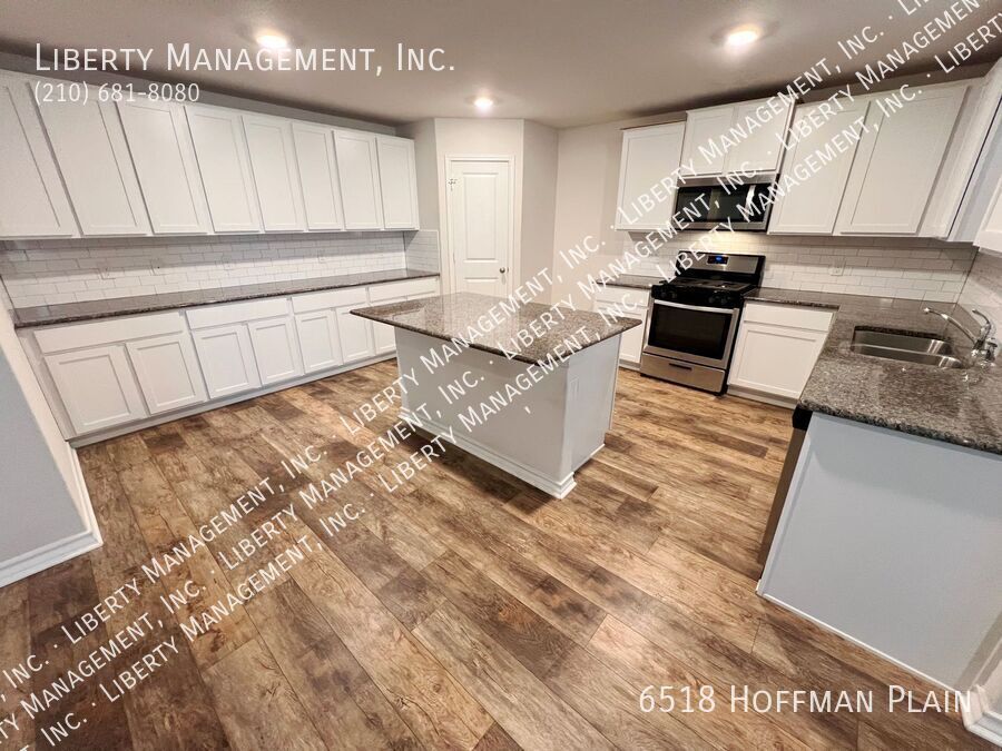 3 Bed 2.5 Bath Home in Whisper Falls property image