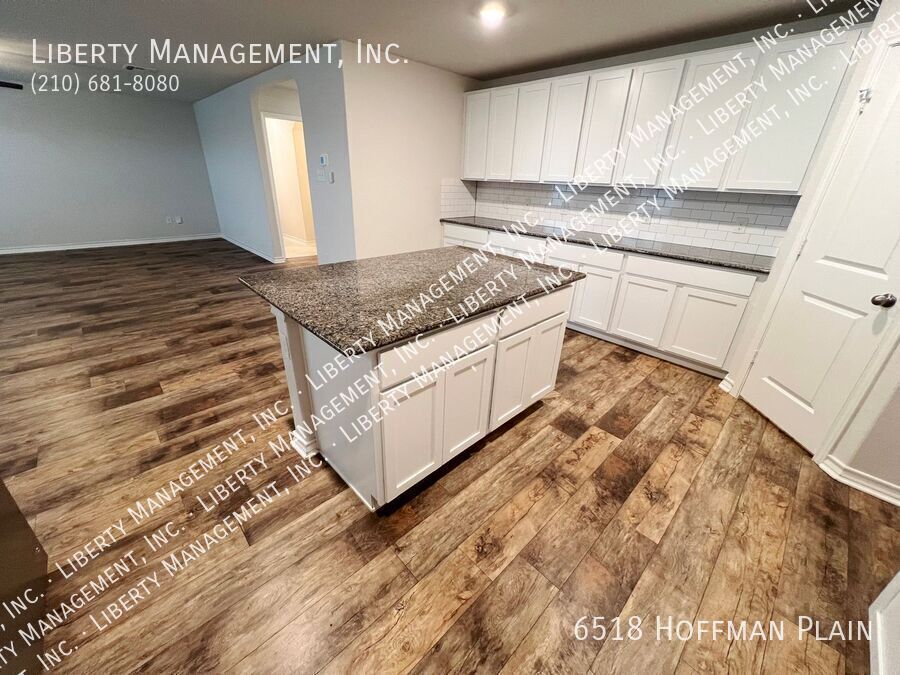 3 Bed 2.5 Bath Home in Whisper Falls property image