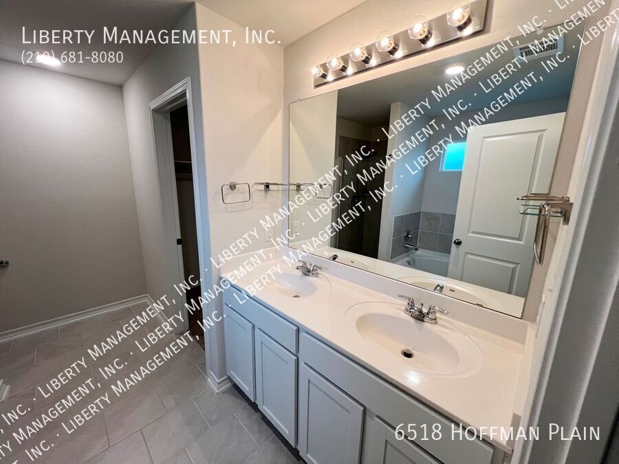 3 Bed 2.5 Bath Home in Whisper Falls property image