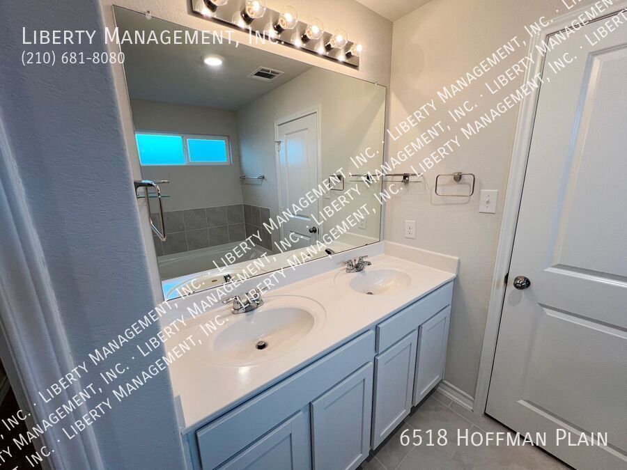 3 Bed 2.5 Bath Home in Whisper Falls property image